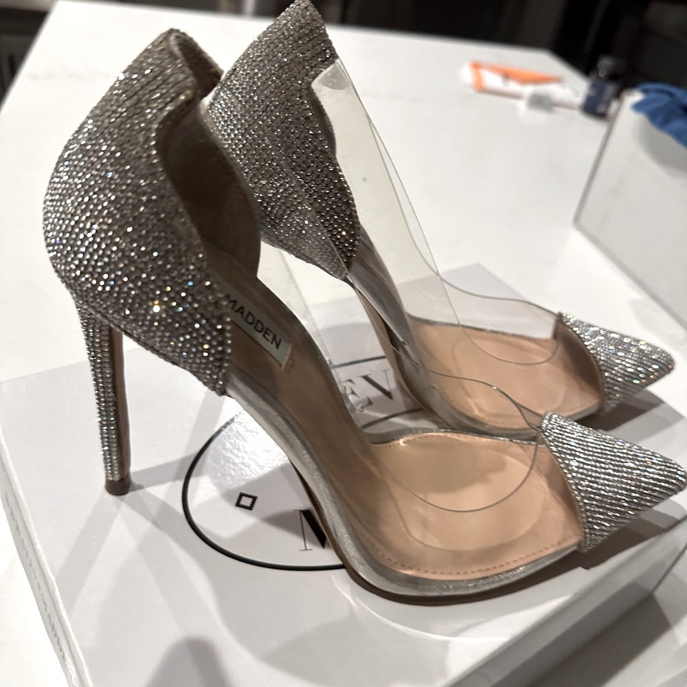 Steven Madden Malibu Rihnestone Clear Heel 9.5